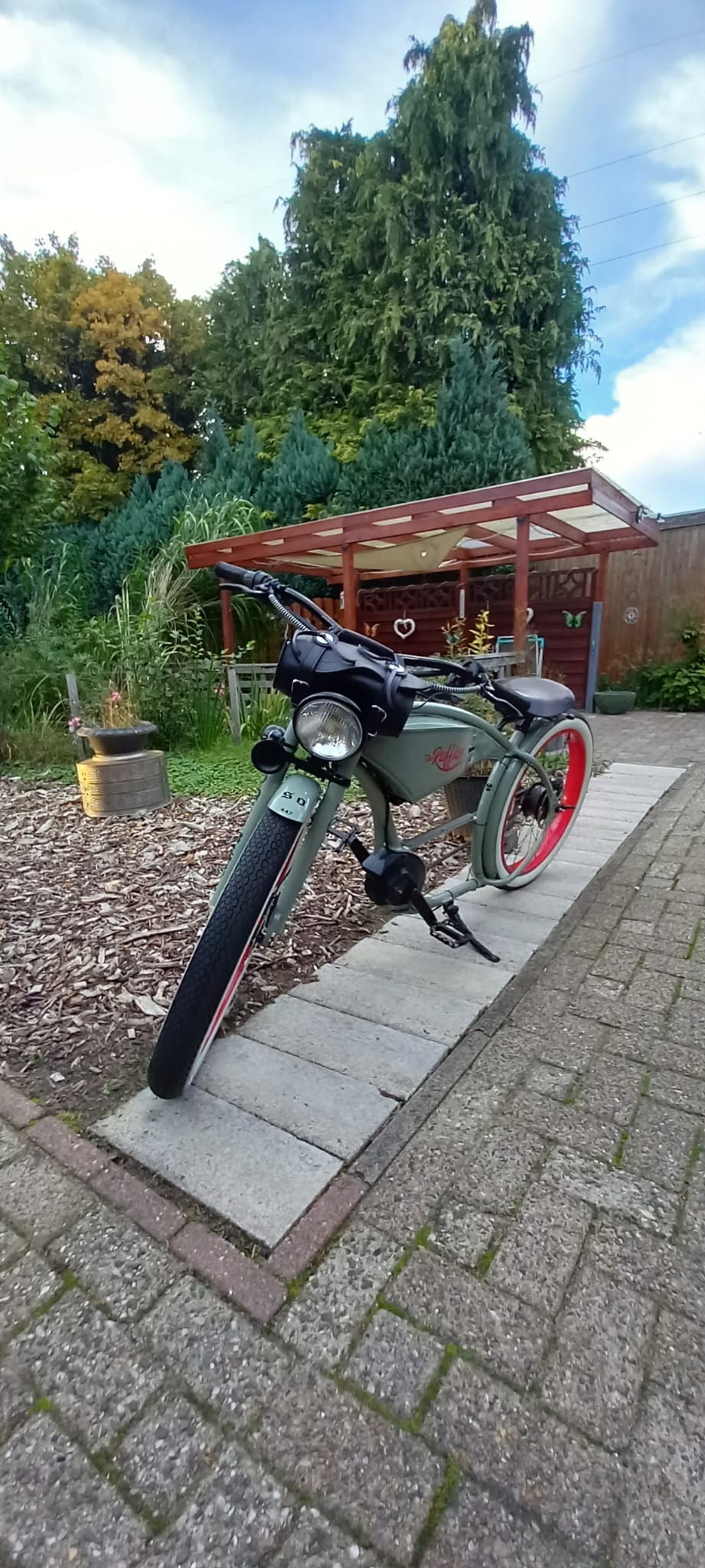 Custom Bike – Frontansicht im Retro-Style
